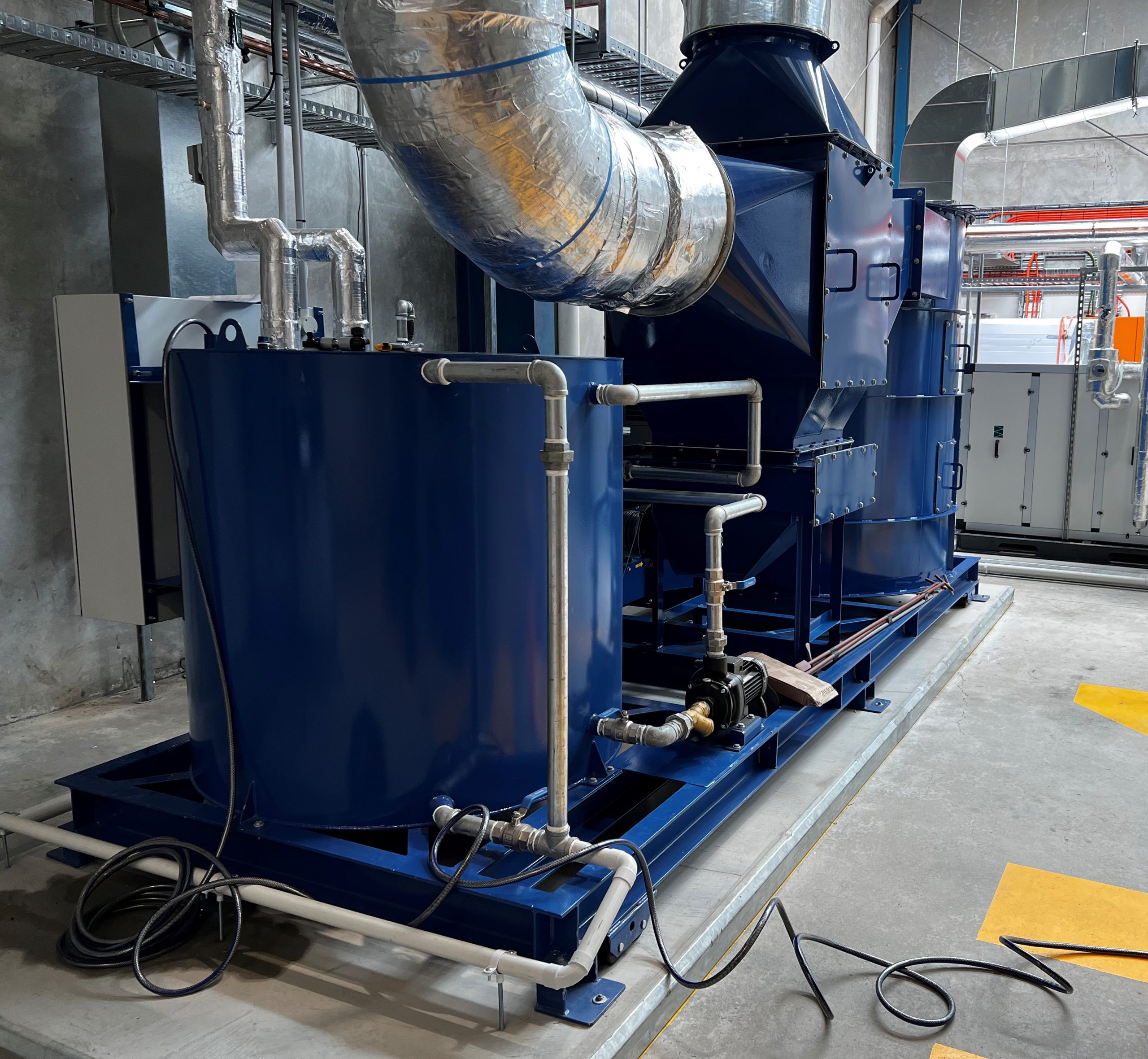 Carbon adsorption tower back angle